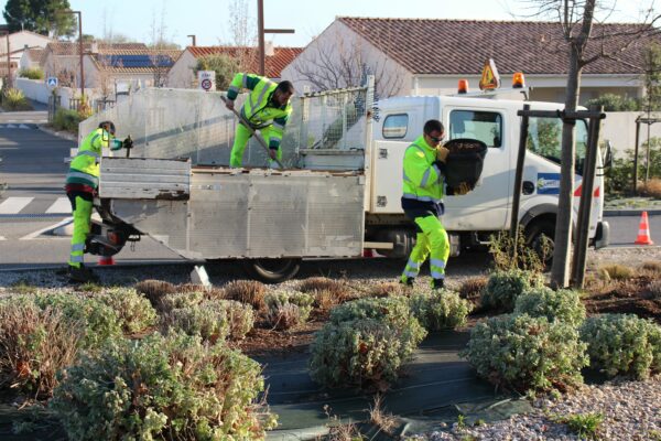 agglo Hérault méditerranée terrain espaces verts paillage tourbes