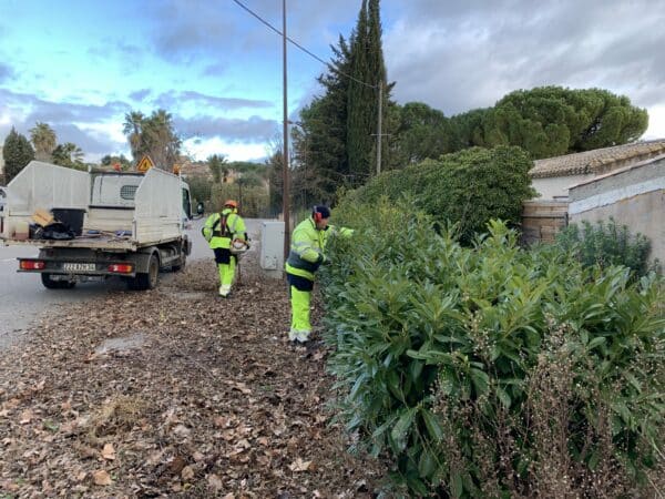 Agglo Hérault Méditerranée intervention espaces verts agents terrain tourbes nettoiement fossé eau pluie évacuation feuilles