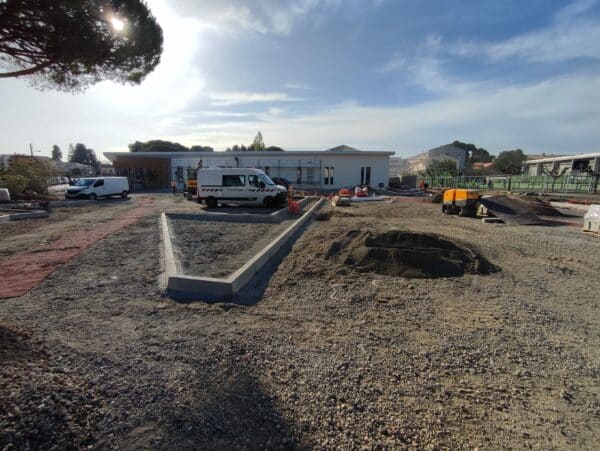 Agglo Hérault Méditerranée visite chantier piscine centre aquatique ô pézenas travaux point eiffage