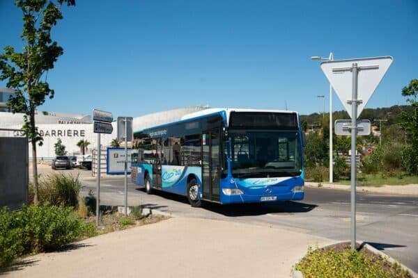 agglo hérault méditerranée cap bus réseau de transports en commun saison été campagne affichage