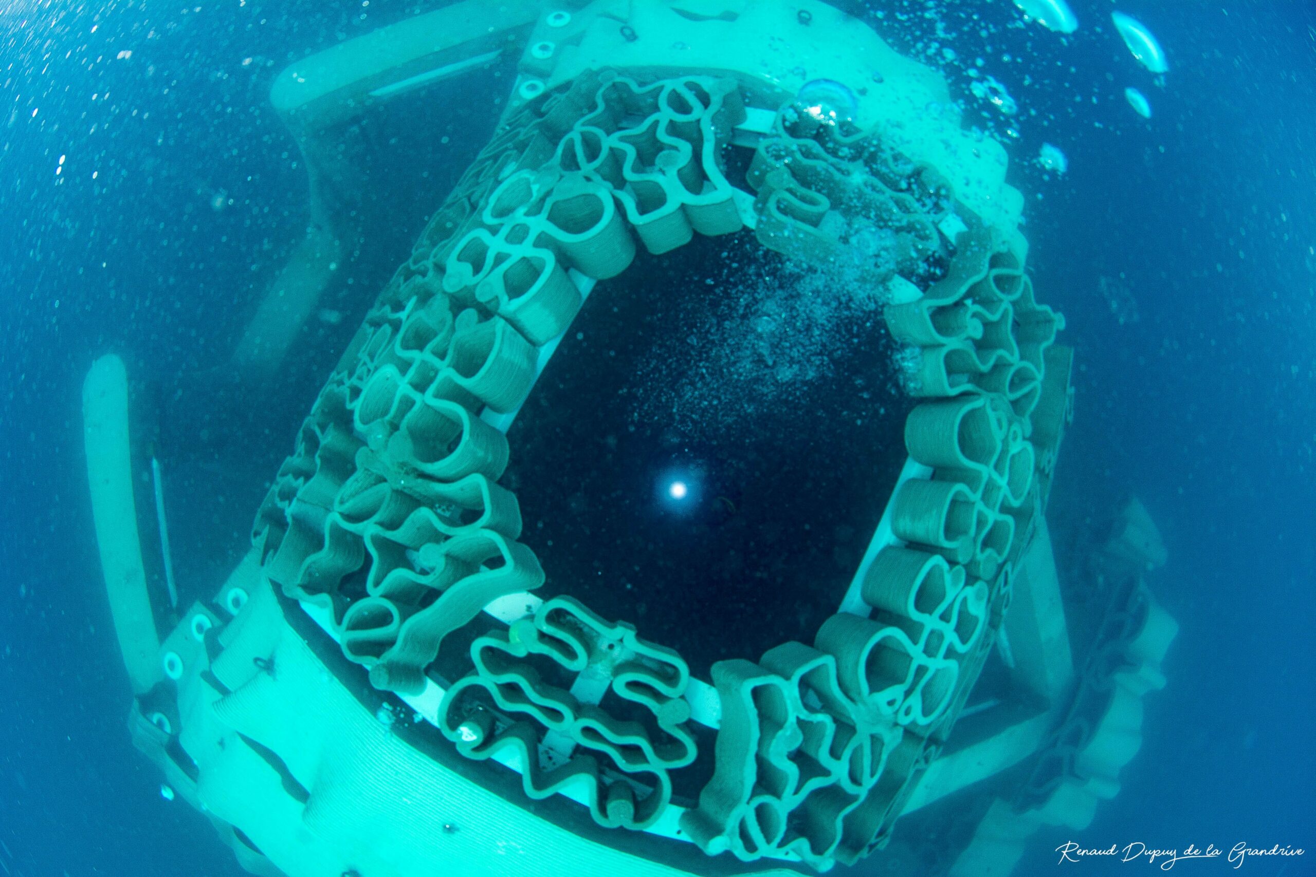 Un récif artificiel immergé au large du Cap d'Agde, des rochers