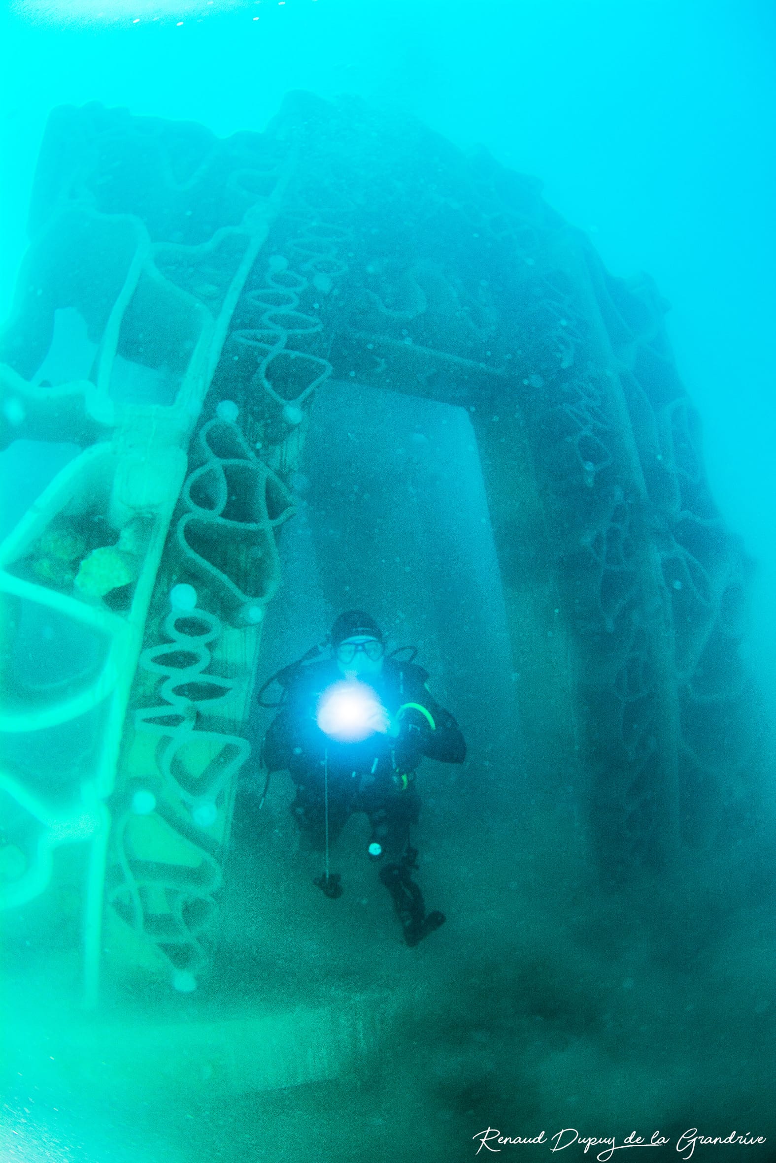 Un récif artificiel immergé au large du Cap d'Agde, des rochers